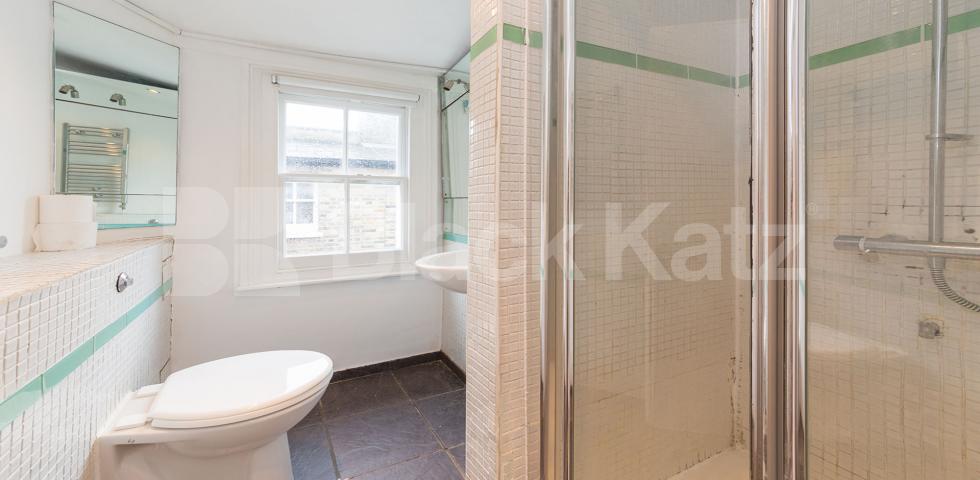 			4 Bedroom, 1 bath, 1 reception Flat			 Brewster Gardens, NORTH KENSINGTON